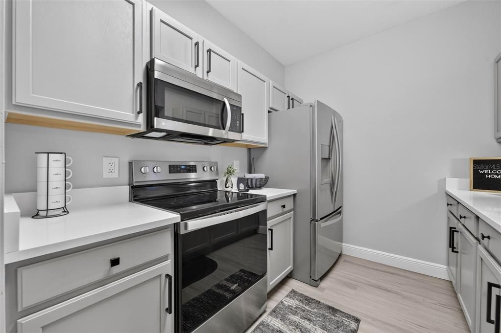 For Sale: $190,000 (2 beds, 2 baths, 1107 Square Feet)