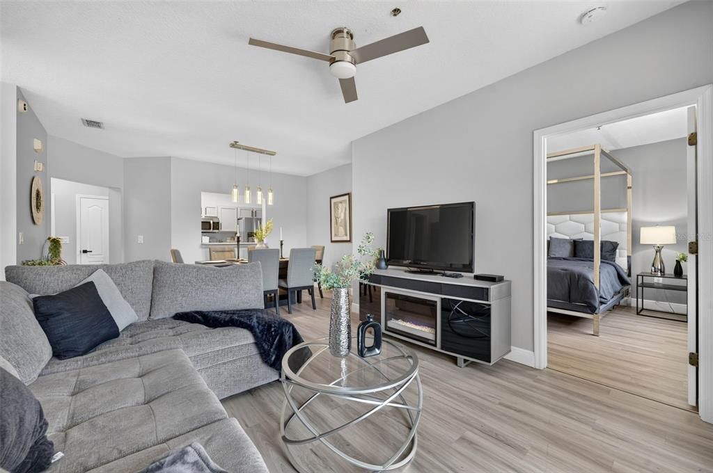 For Sale: $190,000 (2 beds, 2 baths, 1107 Square Feet)