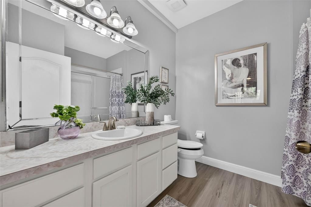 For Sale: $190,000 (2 beds, 2 baths, 1107 Square Feet)