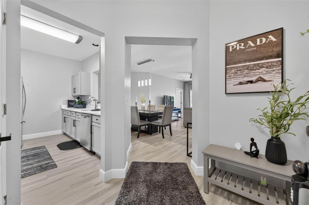 For Sale: $190,000 (2 beds, 2 baths, 1107 Square Feet)