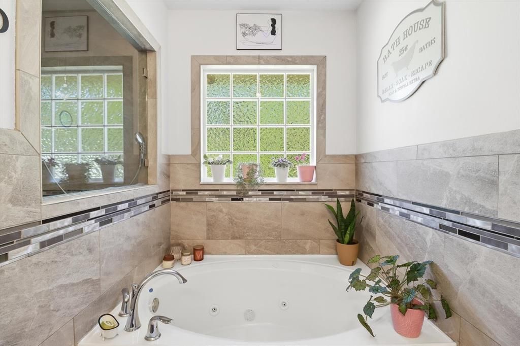 En Venta: $440,000 (3 camas, 2 baños, 2102 Pies cuadrados)