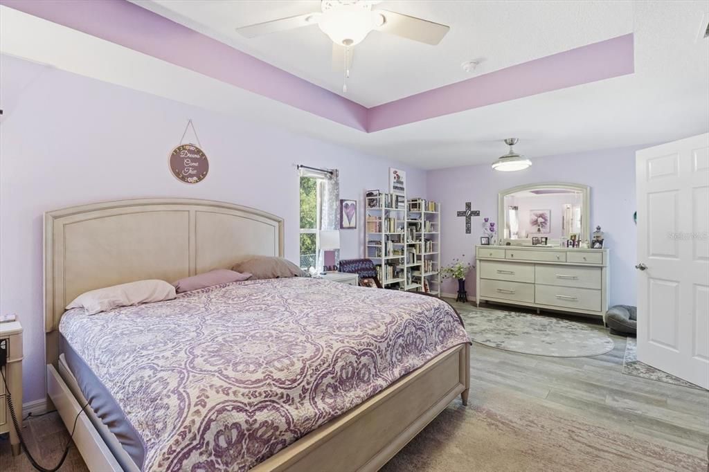 En Venta: $440,000 (3 camas, 2 baños, 2102 Pies cuadrados)