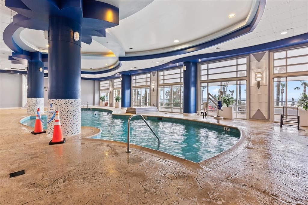 For Sale: $375,000 (1 beds, 1 baths, 751 Square Feet)