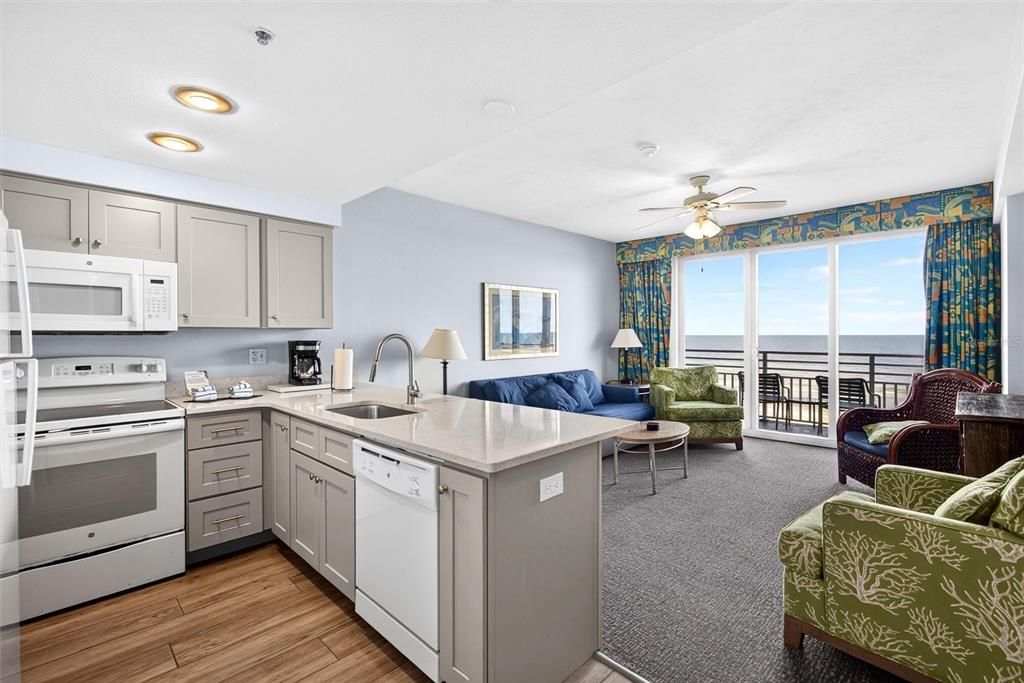 For Sale: $375,000 (1 beds, 1 baths, 751 Square Feet)