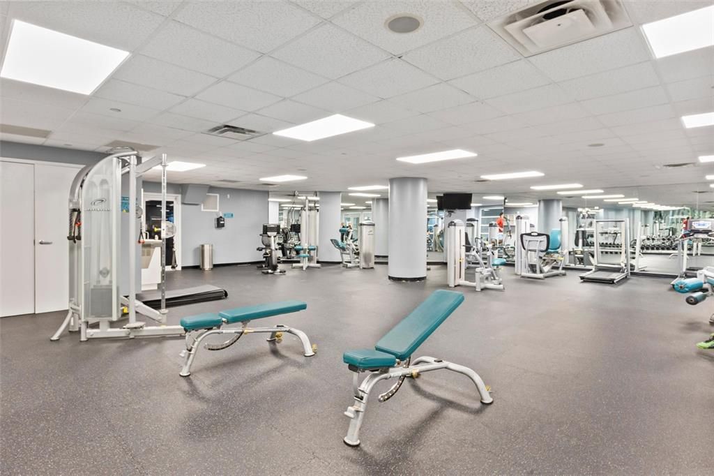 For Sale: $375,000 (1 beds, 1 baths, 751 Square Feet)