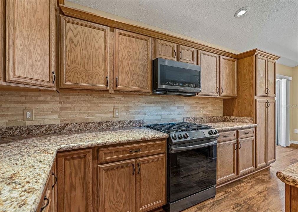 На продажу: $415,000 (3 спален, 2 ванн, 1674 Квадратных фут)