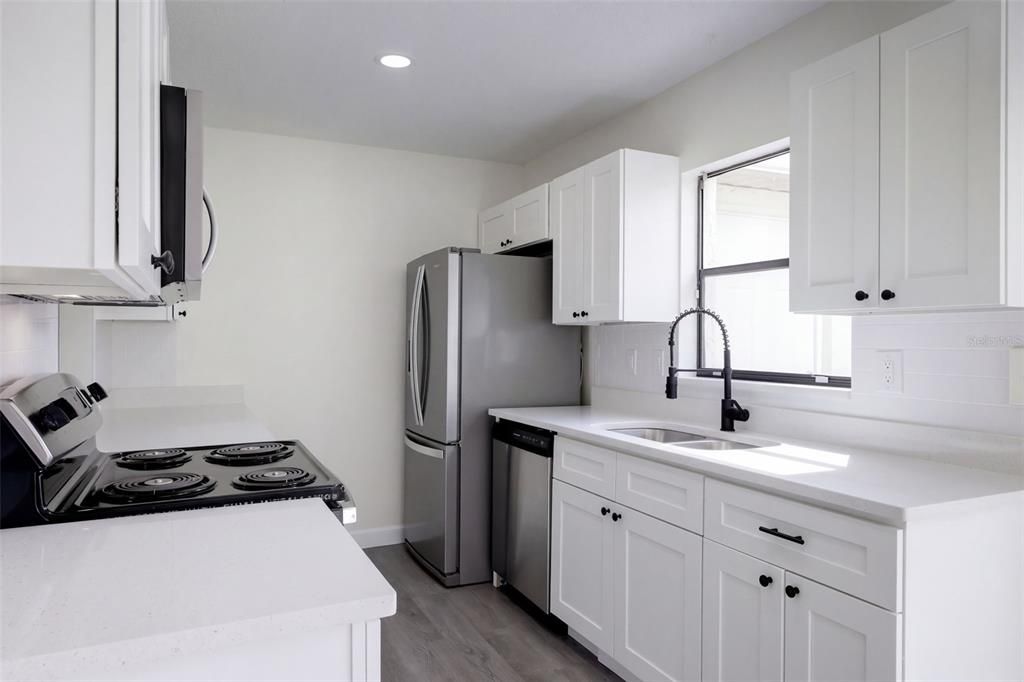 En Venta: $235,000 (3 camas, 2 baños, 1307 Pies cuadrados)