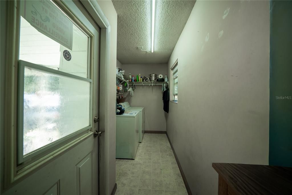 На продажу: $174,999 (3 спален, 1 ванн, 1000 Квадратных фут)