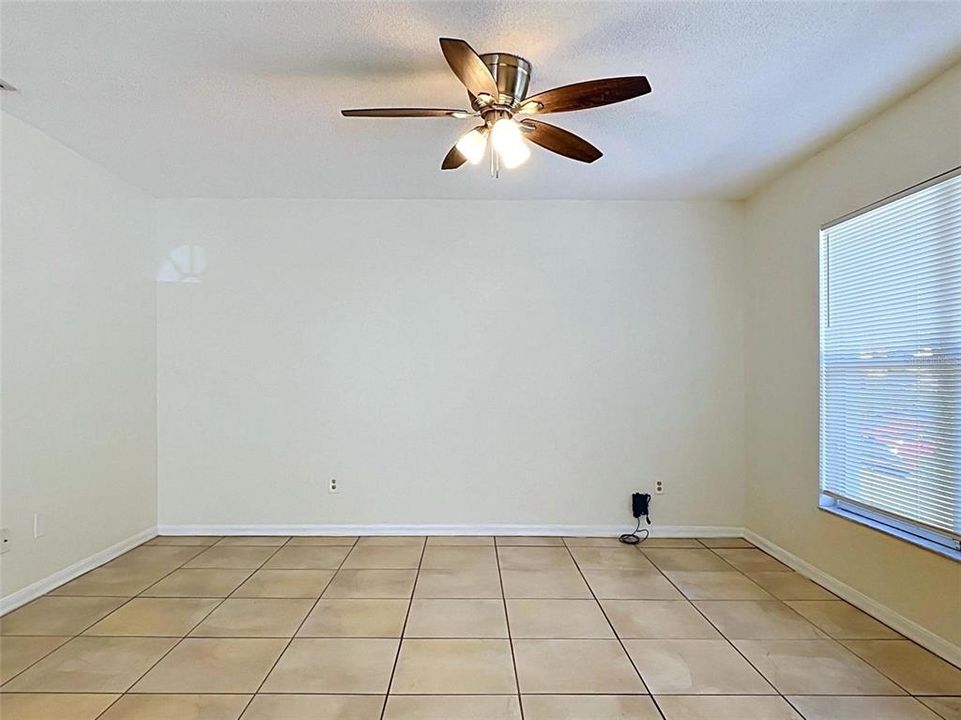 En Venta: $329,000 (3 camas, 2 baños, 1200 Pies cuadrados)