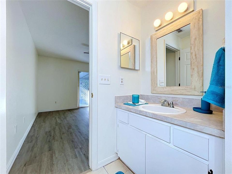 En Venta: $329,000 (3 camas, 2 baños, 1200 Pies cuadrados)
