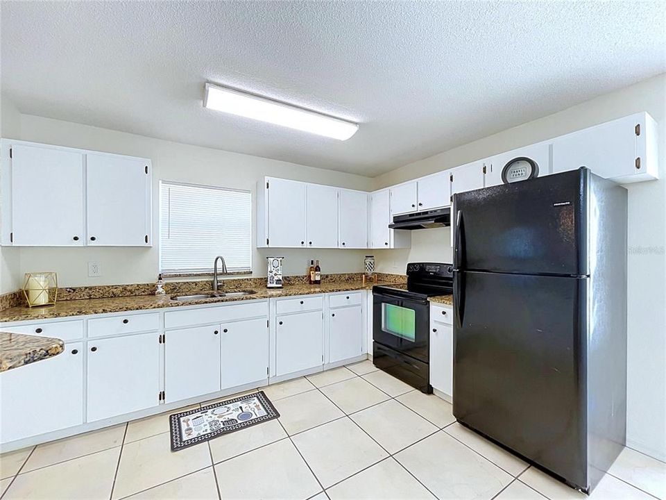 En Venta: $329,000 (3 camas, 2 baños, 1200 Pies cuadrados)
