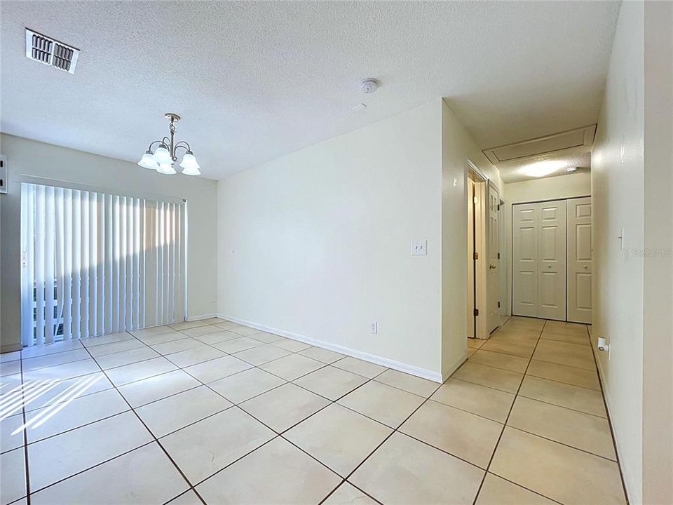 En Venta: $329,000 (3 camas, 2 baños, 1200 Pies cuadrados)