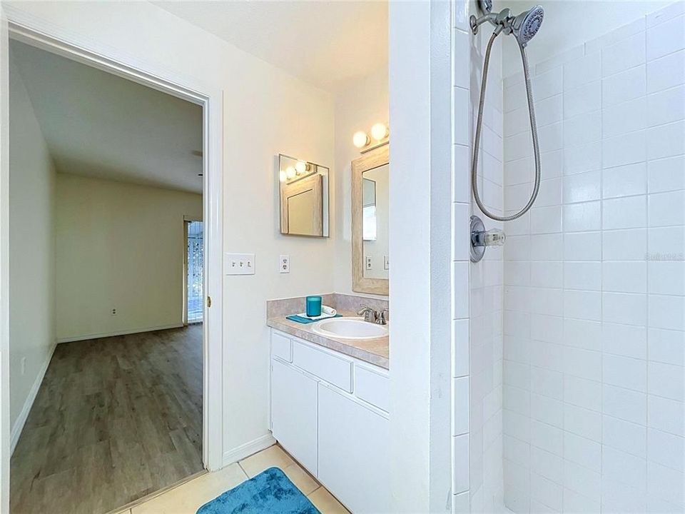 En Venta: $329,000 (3 camas, 2 baños, 1200 Pies cuadrados)