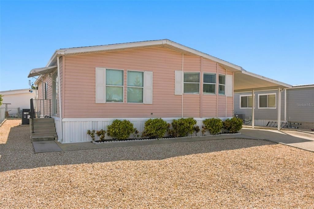 For Sale: $170,000 (2 beds, 2 baths, 1107 Square Feet)