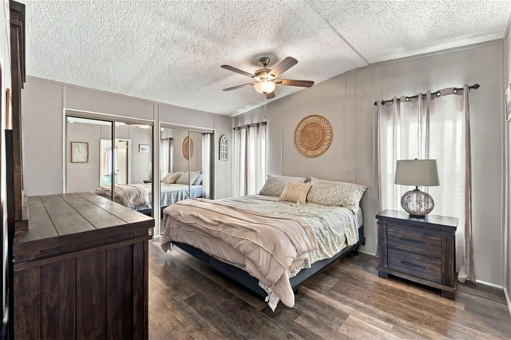 For Sale: $170,000 (2 beds, 2 baths, 1107 Square Feet)