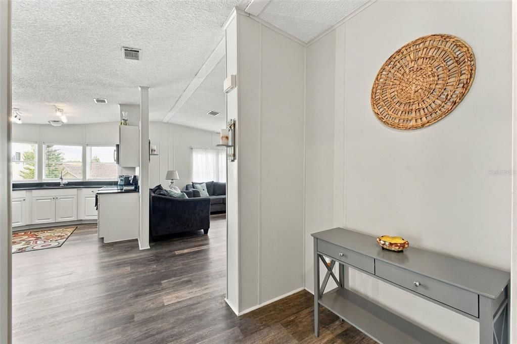 For Sale: $170,000 (2 beds, 2 baths, 1107 Square Feet)