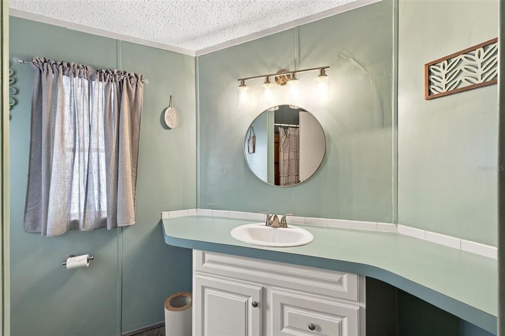 For Sale: $170,000 (2 beds, 2 baths, 1107 Square Feet)