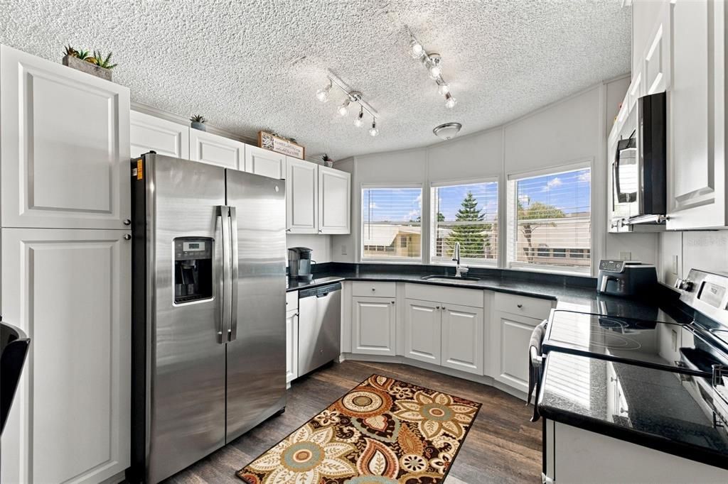 For Sale: $170,000 (2 beds, 2 baths, 1107 Square Feet)