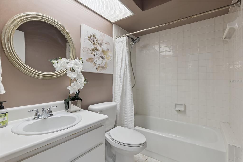 For Sale: $285,000 (2 beds, 2 baths, 1332 Square Feet)