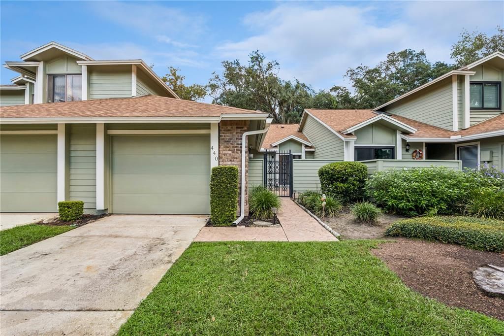 For Sale: $285,000 (2 beds, 2 baths, 1332 Square Feet)