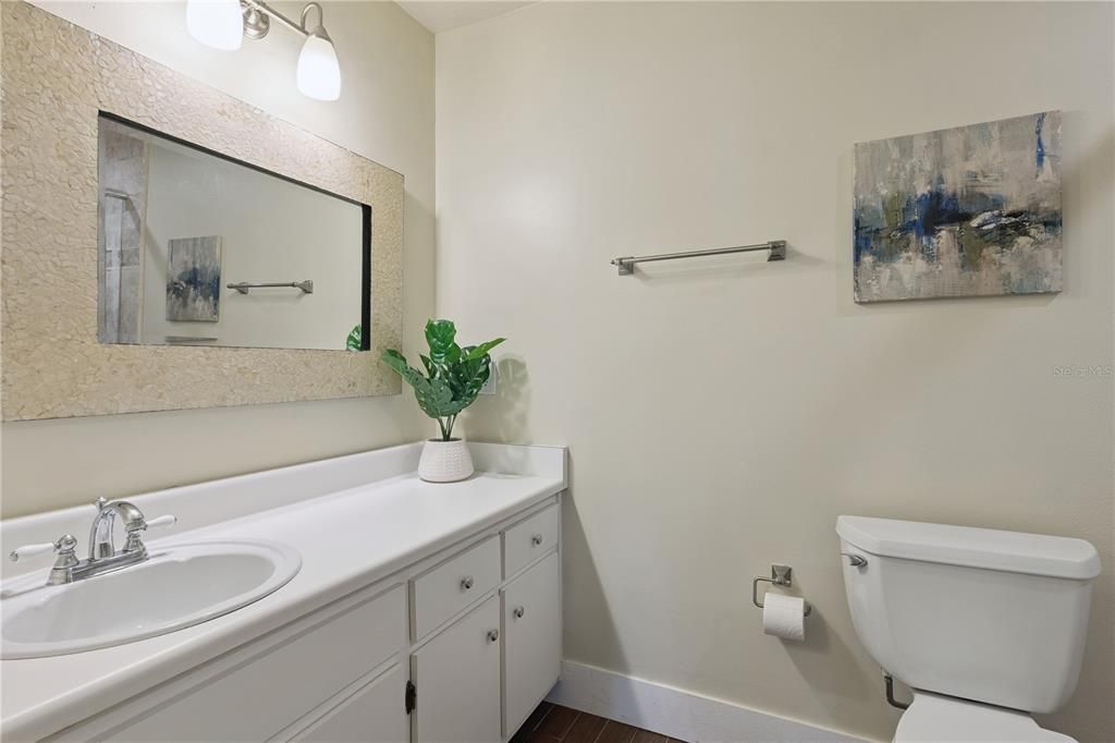 For Sale: $285,000 (2 beds, 2 baths, 1332 Square Feet)