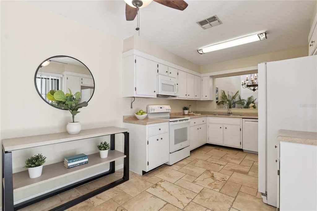 For Sale: $285,000 (2 beds, 2 baths, 1332 Square Feet)
