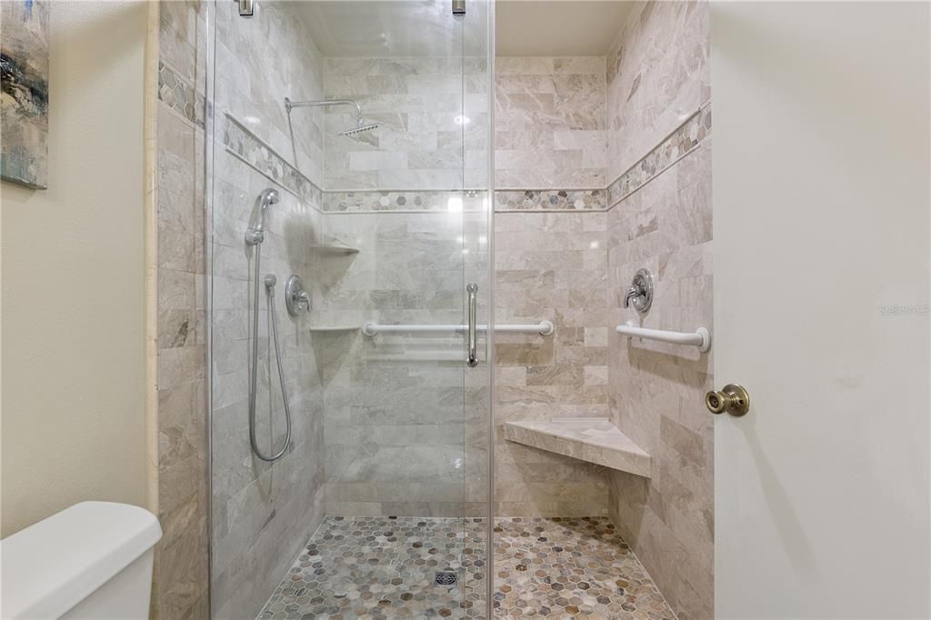 For Sale: $285,000 (2 beds, 2 baths, 1332 Square Feet)