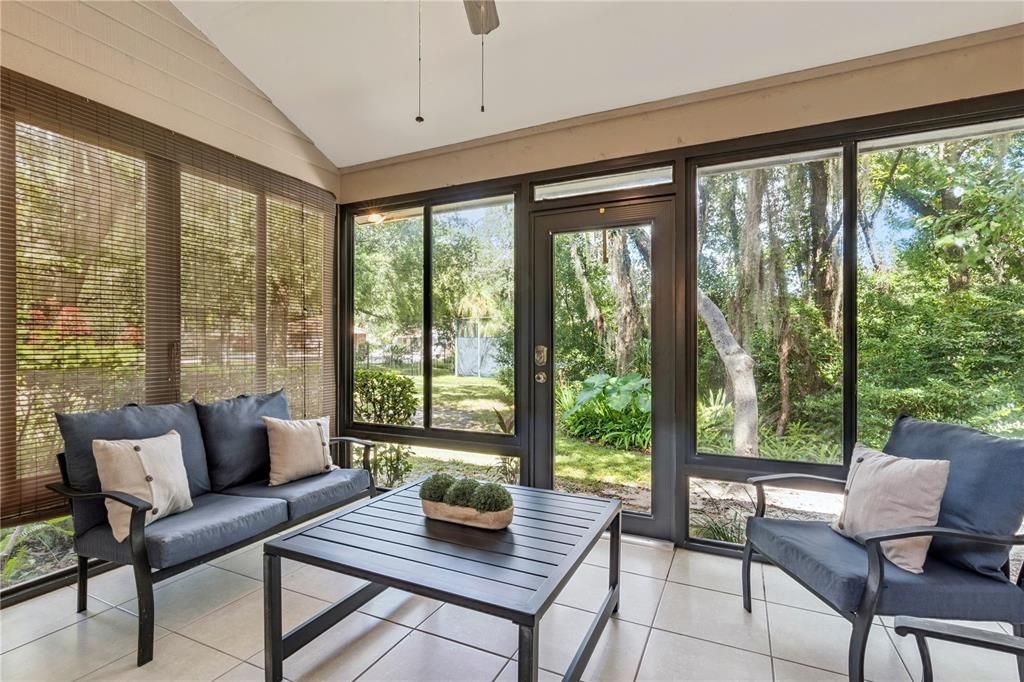 For Sale: $285,000 (2 beds, 2 baths, 1332 Square Feet)