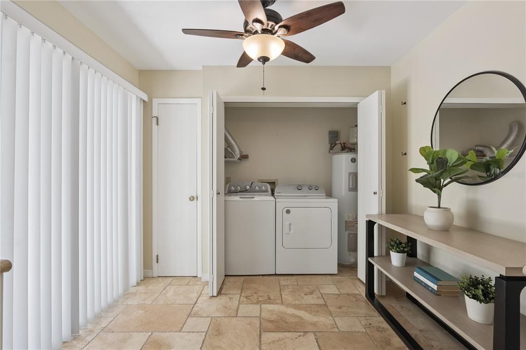 For Sale: $285,000 (2 beds, 2 baths, 1332 Square Feet)
