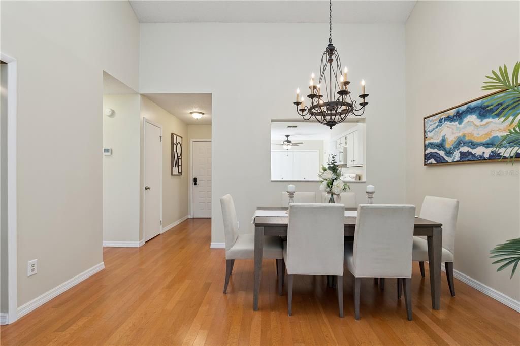 For Sale: $285,000 (2 beds, 2 baths, 1332 Square Feet)