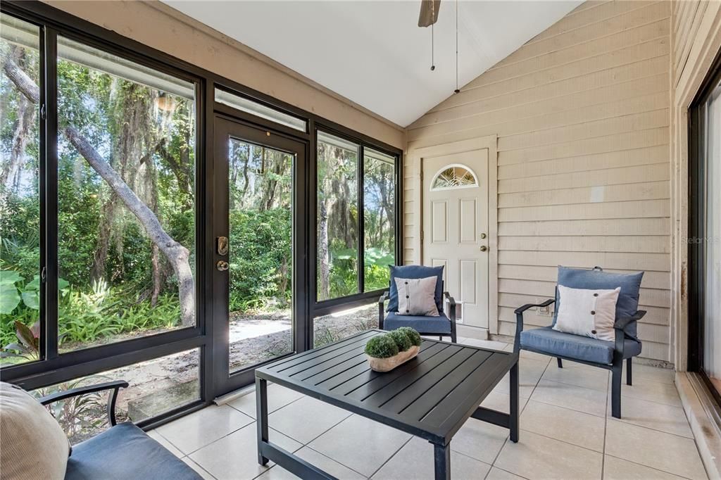 For Sale: $285,000 (2 beds, 2 baths, 1332 Square Feet)