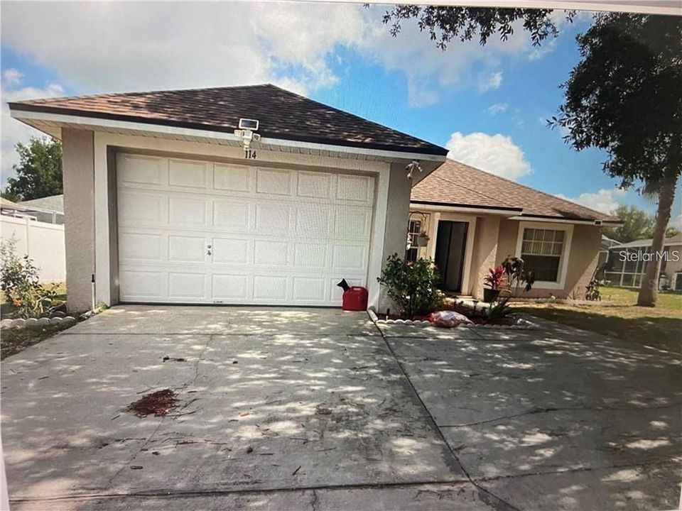 For Rent: $2,150 (3 beds, 2 baths, 1140 Square Feet)