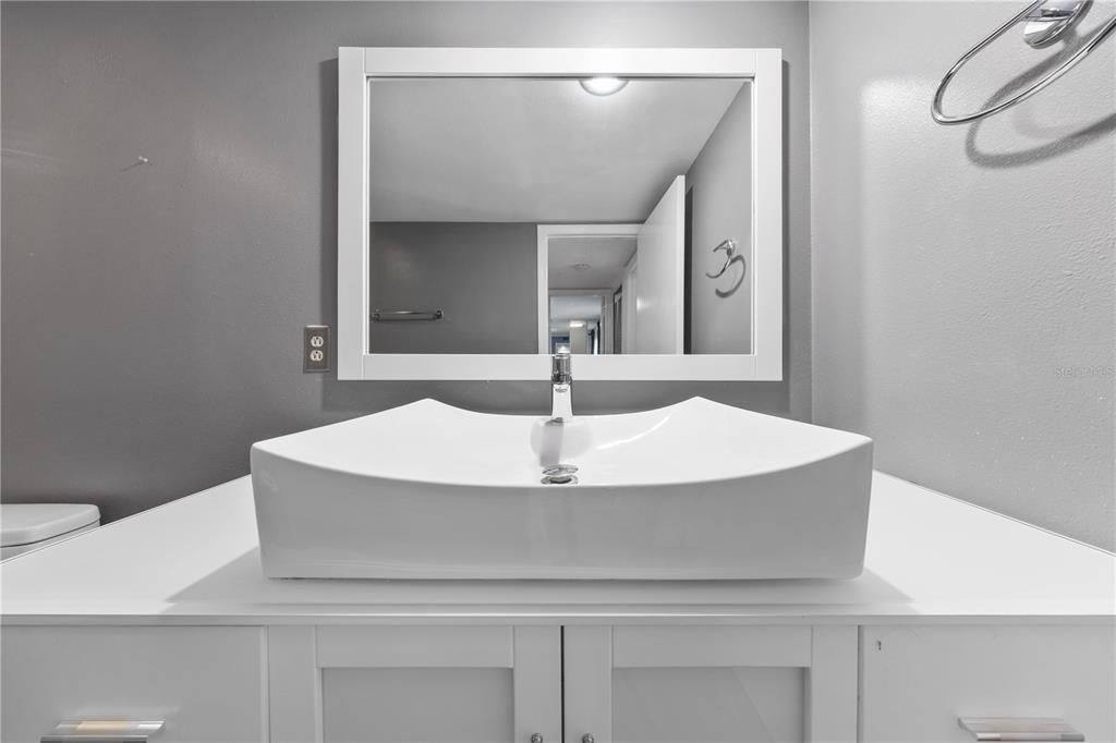 For Rent: $2,000 (2 beds, 2 baths, 1285 Square Feet)