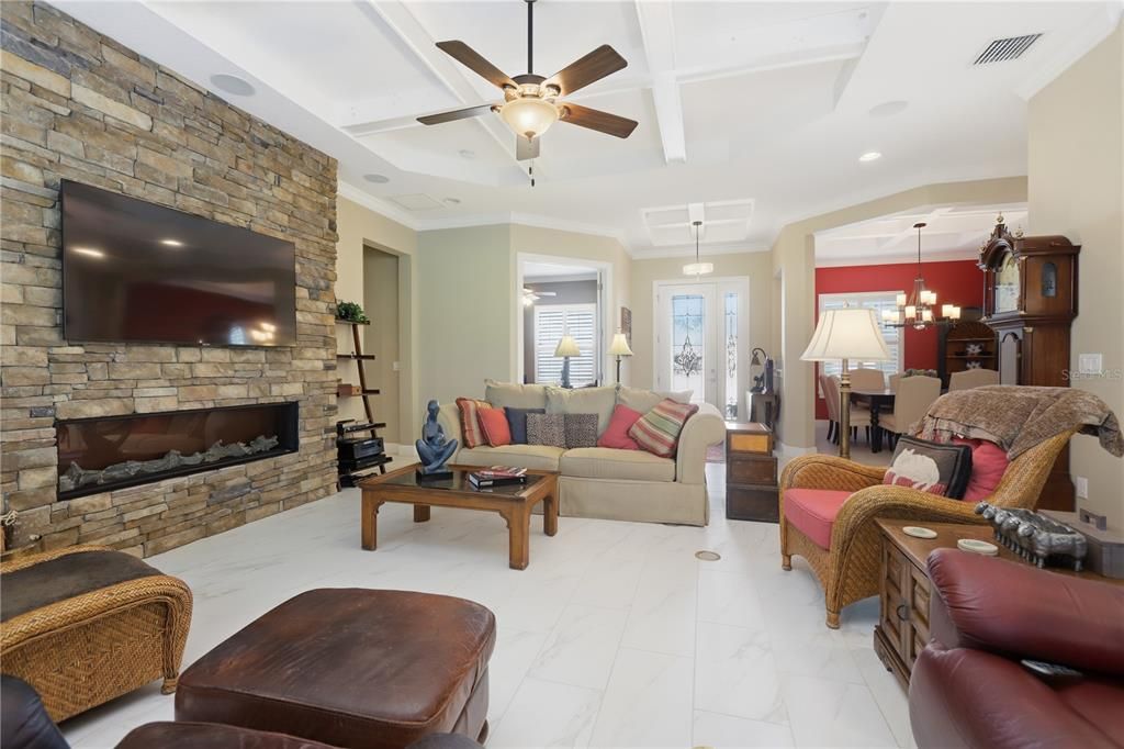 En Venta: $639,900 (3 camas, 3 baños, 2689 Pies cuadrados)