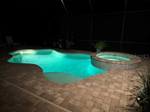 En Venta: $639,900 (3 camas, 3 baños, 2689 Pies cuadrados)