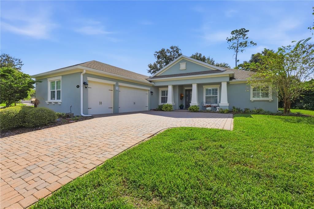 En Venta: $639,900 (3 camas, 3 baños, 2689 Pies cuadrados)
