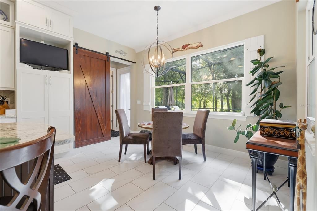 En Venta: $639,900 (3 camas, 3 baños, 2689 Pies cuadrados)