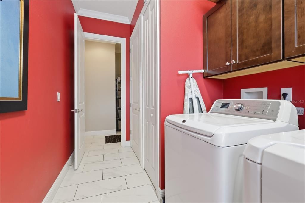 En Venta: $639,900 (3 camas, 3 baños, 2689 Pies cuadrados)