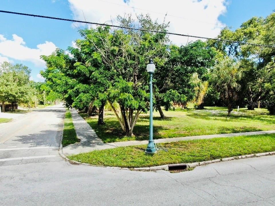 For Sale: $1,300,000 (0.51 acres)