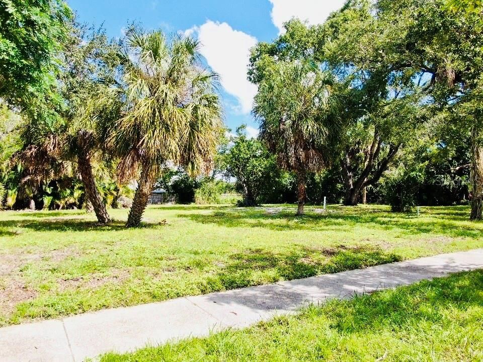 For Sale: $1,300,000 (0.51 acres)