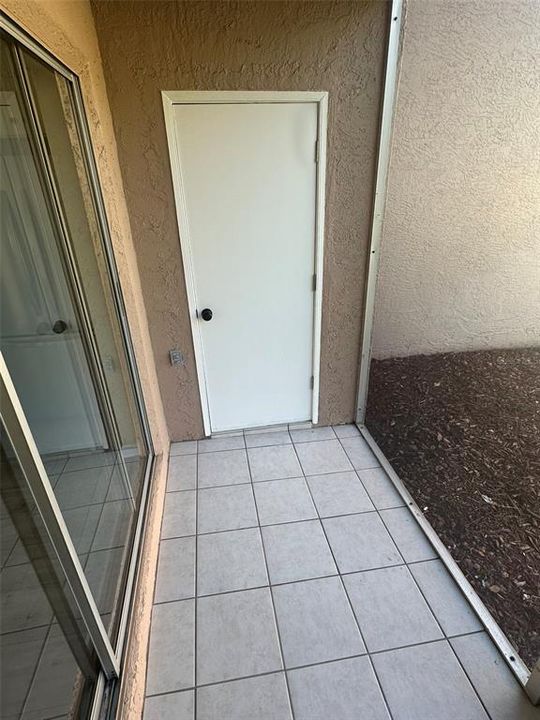 На продажу: $179,999 (2 спален, 2 ванн, 935 Квадратных фут)