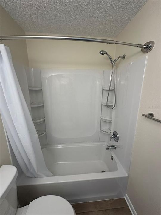 На продажу: $179,999 (2 спален, 2 ванн, 935 Квадратных фут)