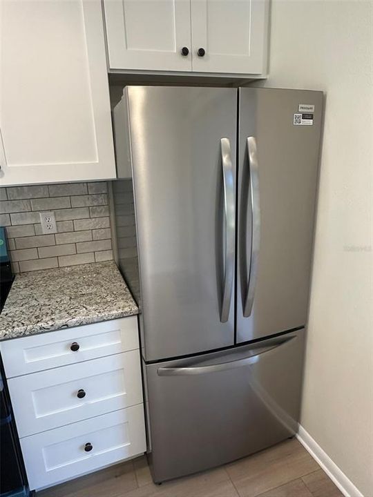 На продажу: $179,999 (2 спален, 2 ванн, 935 Квадратных фут)