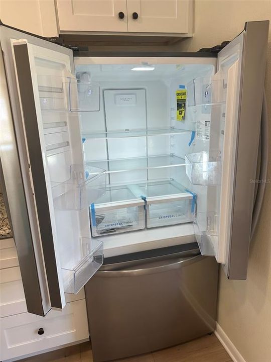 На продажу: $179,999 (2 спален, 2 ванн, 935 Квадратных фут)