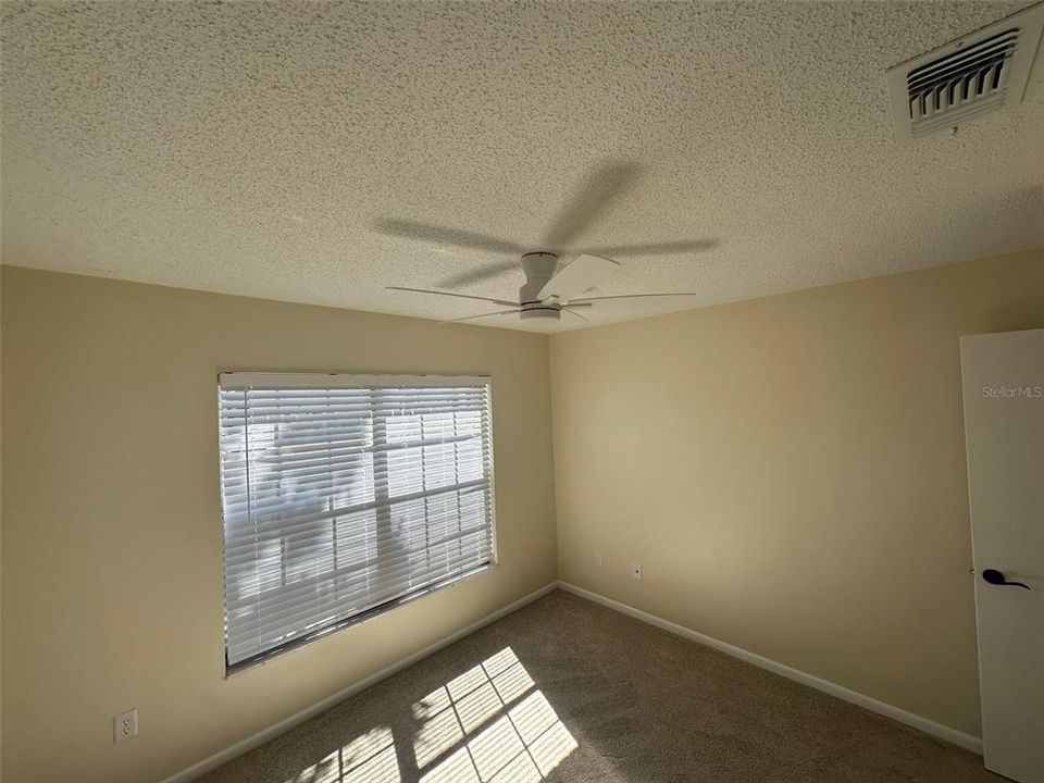 На продажу: $179,999 (2 спален, 2 ванн, 935 Квадратных фут)