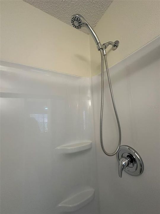 На продажу: $179,999 (2 спален, 2 ванн, 935 Квадратных фут)