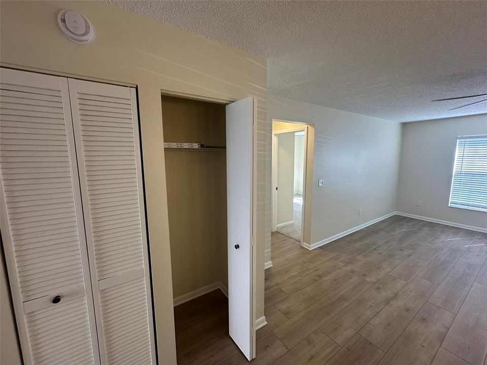 На продажу: $179,999 (2 спален, 2 ванн, 935 Квадратных фут)