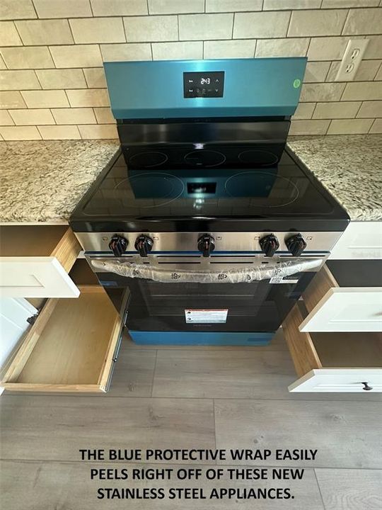 На продажу: $179,999 (2 спален, 2 ванн, 935 Квадратных фут)
