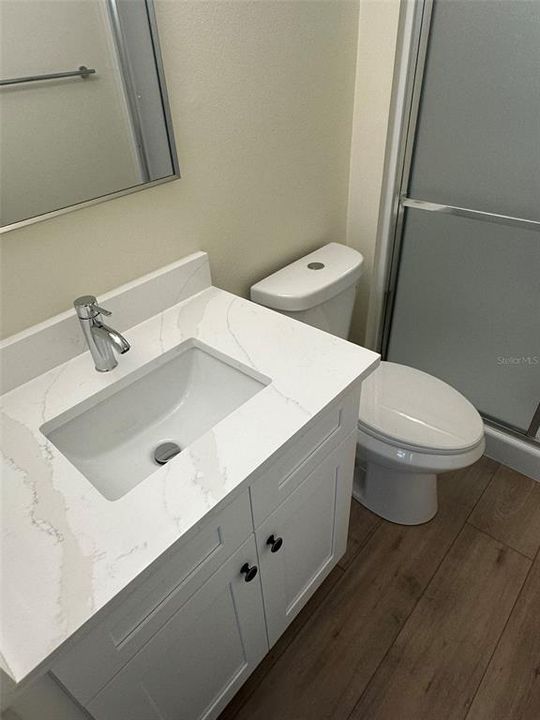 На продажу: $179,999 (2 спален, 2 ванн, 935 Квадратных фут)