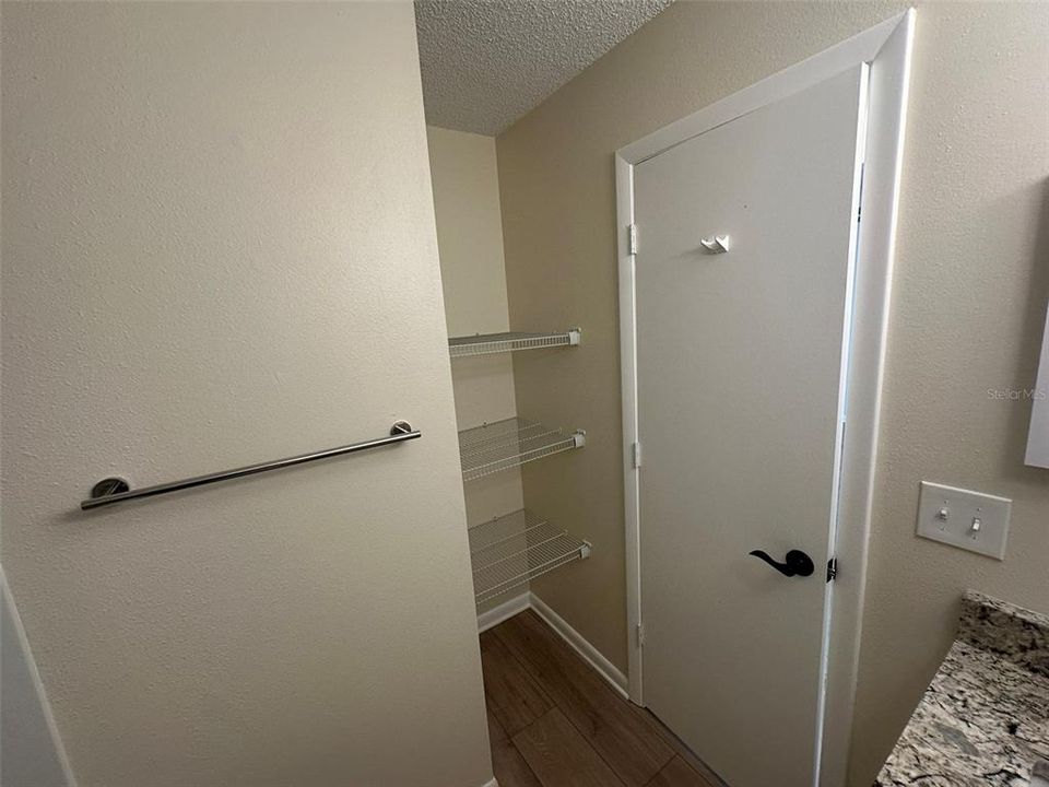 На продажу: $179,999 (2 спален, 2 ванн, 935 Квадратных фут)